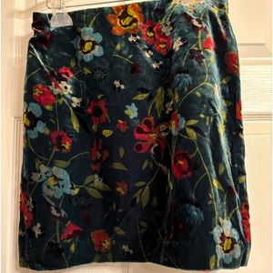 Ann Taylor Loft velvet mini skirt. Green floral print. Size 4P.